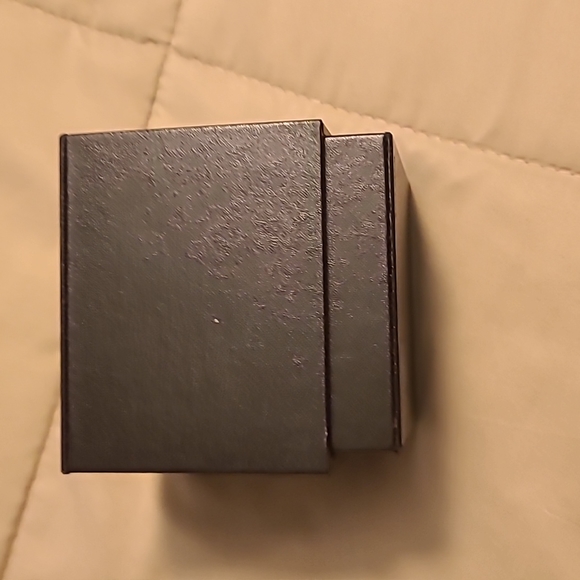 Michael Kors Watch Case - Picture 7 of 9